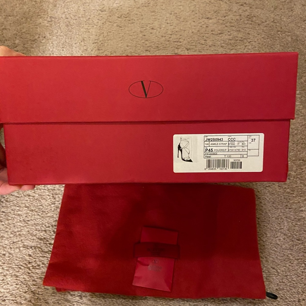 Shoes - Picture 4 of 6